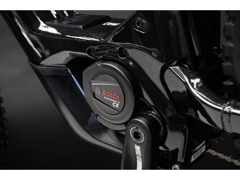 TESTOVACÍ Horské elektrokolo Haibike AllMtn CF 8