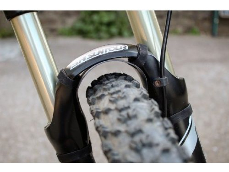 Přední blatník Mucky Nutz – bílý